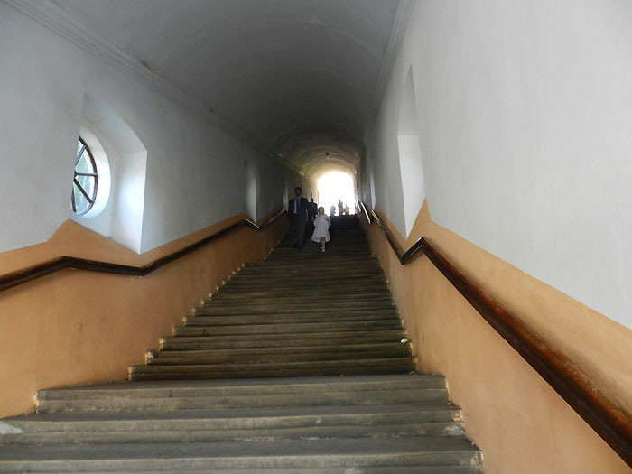 Zabudowane schody w Radecznicy