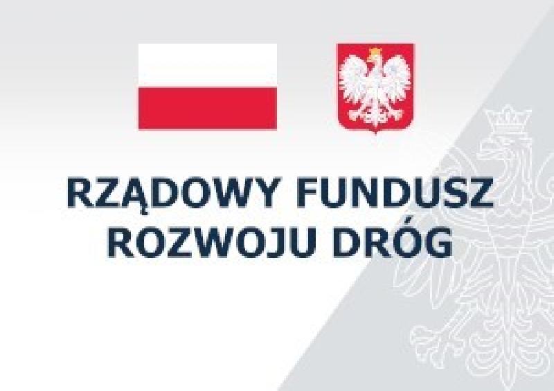 Herb i flaga Polski na srebrnym tle oraz napis Rządowy Fundusz Rozwoju Dróg